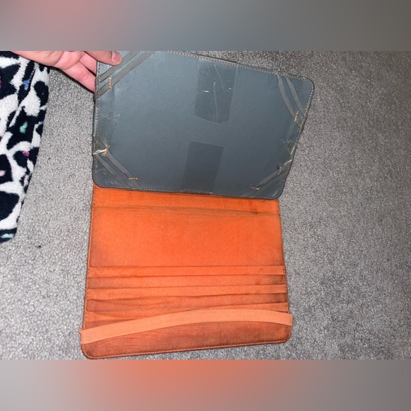 Polaroid brand iPad carrying case - Picture 4 of 9